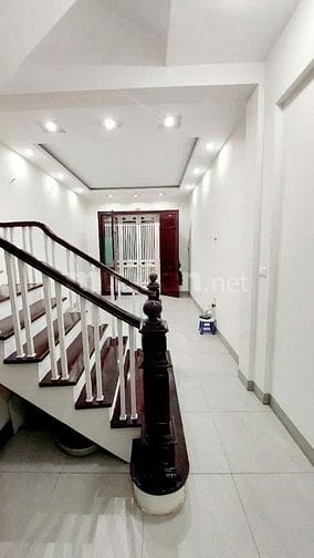 Bán gấp nhà Cầu Giấy, ô tô đỗ cổng, 5 tầng, giá nhỉnh 12 tỷ