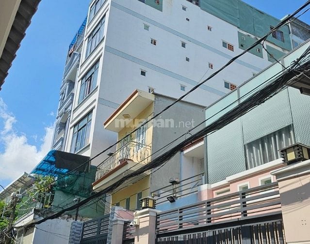 Bán nhà quận 7, xe hơi đậu cửa, 70m2, 3 tầng, chỉ 6.5 tỷ