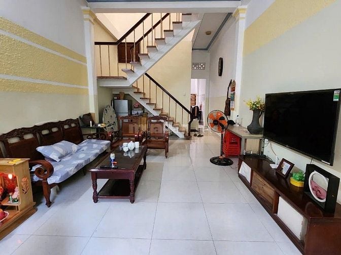 Bán nhà chính chủ-vị trí đẹp-môi trường sống tốt