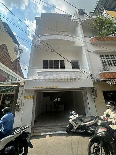 Cho thuê nhà HXH 69 Nguyễn Gia Trí, Bình Thạnh. 5x12m,Trệt 2L Giá 29tr