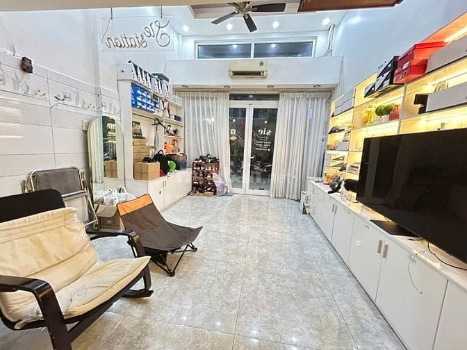 Tầng trệt Chung cư Trần Hưng Đạo P7 Q5 3PN , SHR 105,99m2 hỗ trợ NH