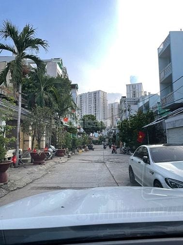 cho thuê nhà 3 tầng 5PN có máy lạnh