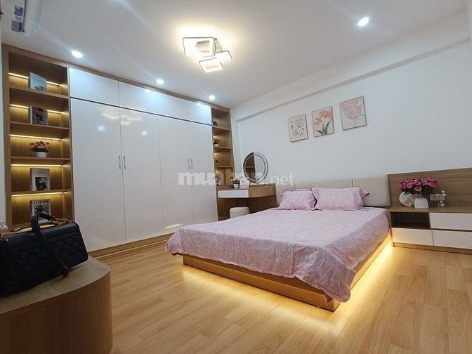 Bán nhà đẹp tập thể Bách Khoa trung tâm Hai Bà Trưng, ô tô đỗ cửa, chỉ