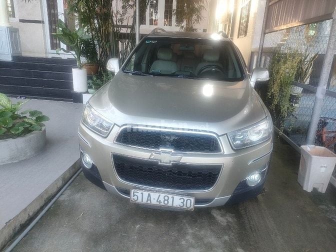 CẦN BÁN  Xe Captiva 7 cho . doi 2013 .có camera lùi.