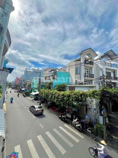 NHÀ MTKD 5.5M x 20M Tân Phú Gần Đầm Sen