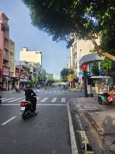 Chính Chủ cho thuê thuê nhà mặt tiền đường số 41 phường 6 q4