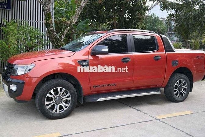xe e wildtrak 2015 3.2 sản xuất 2015.chạy 24 vạn