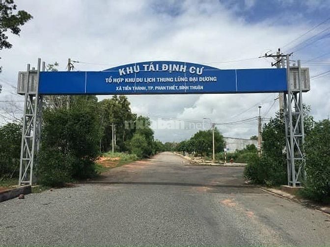 Đất ngộp sổ đỏ 100m2 gần Novaworld Phan Thiết cach biển 900m hướng Nam