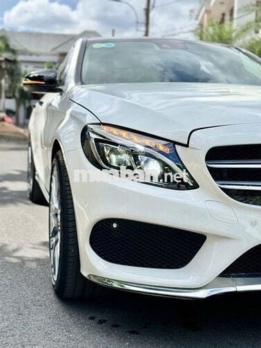 Bán Mercedes Benz C250 AMG Màu Trắng Nội Thất Kem