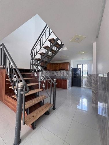 BÁN NHÀ ĐẸP MẶT TIỀN HUỲNH THỊ MÀI HÓC MÔN GIÁ 1 TỶ 250 TRIỆU SHR