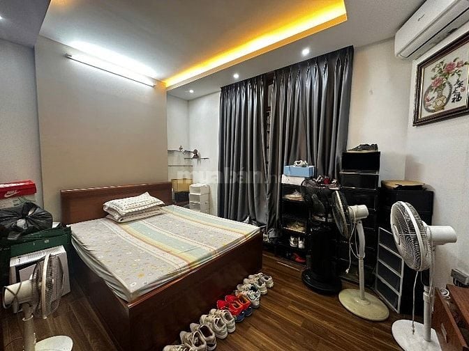 Nhà 4,5T vị trí đẹp kd online ngõ Tôn Đức Thắng ngõ 2m hai mặt thoáng
