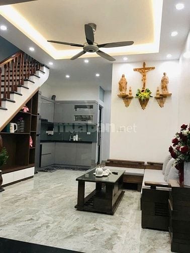 NAM TỪ LIÊM - Ô TÔ ĐỖ CỬA - NỘI THẤT FULL- 6.66TỶ(thương lượng mạnh)