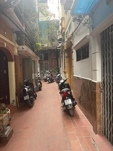 Siêu phẩm Chính Kinh cách phố 10m DT44m2 xây 4 tầng giá 10.95 ty
