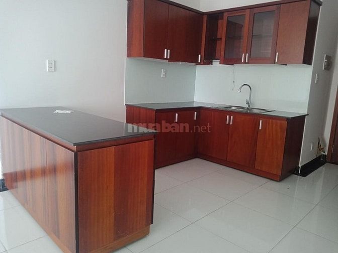 Cần bán gấp căn hộ Giai Việt Q8 , Dt 82m2, 2 phòng ngủ , 2wc, nhà rộng