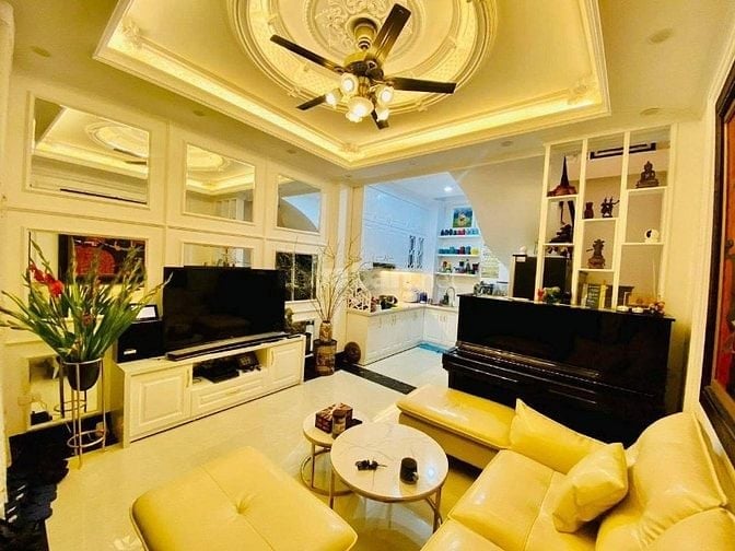 Siêu phẩm Nhà mặt ngõ Pháo Đài Láng xây 5T DT32m2 giá 7.2 tỷ
