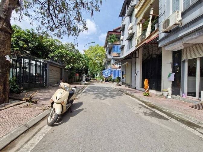 Bán gấp lô đất phố Tư Đình, Long Biên - Phân lô A38 - 140m2 - 17 tỷ
