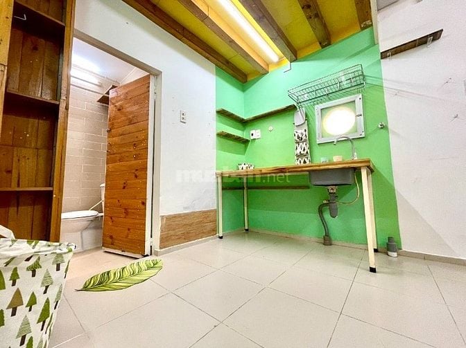 NHÀ SÂN RIÊNG 7tr6-2 PHÒNG,M.LẠNH,GÁC,WC,BẾP-Bình Thạnh[Chu Văn An-NTL