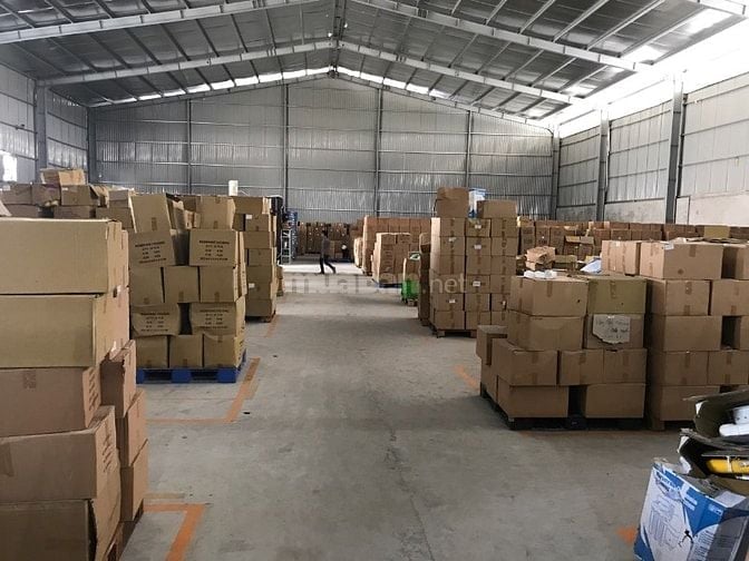 TUYỂN GẤP!!! 2 NAM NỮ DÁN TEM ĐÓNG GÓI kho hàng Tân Bình.