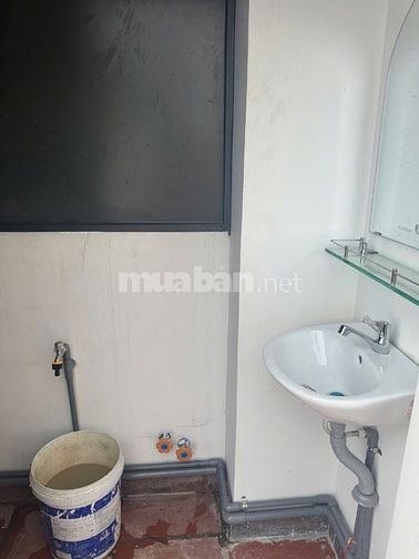 Chính chủ cho thuê nhà mới xây 3 lầu đường Lạc Long Quân p8 q Tân bình
