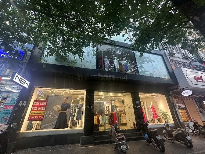 Cho thuê mặt bằng kinh doanh mặt phố Xã Đàn 300m2 mt 22m giá 170tr/th