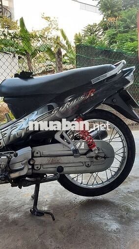 Bán xe máy Sirius hiệu Yamaha đen trắng mới 95%