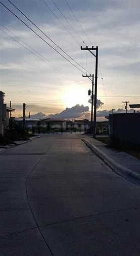 ĐẤT THỔ CƯ GẦN ỦY BAN 100M2 GIÁ 5XX
