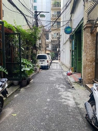 Cho thuê nhà ngõ Huế - 70m2 x 3,5 tầng, 18tr