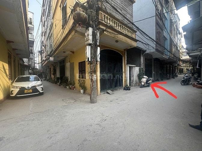 Bán đất tặng nhà Cấp 4, ngõ ô tô, gần 3 trường DH, Học viện tài chính