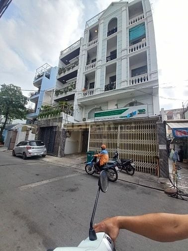 BÁN nhà 8x20m trệt 4 lầu st hẻm 10m đường Trần trọng cung Quận 7