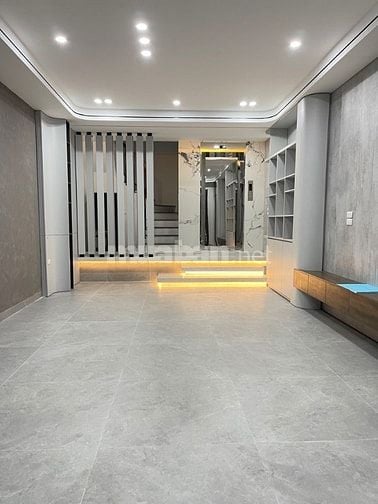 Nhỉnh 200tr/m! Bán Gấp Nhà Long Biên 53m2, thang máy, ngõ thông