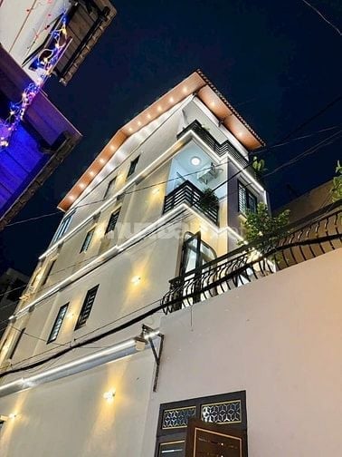 Bán gấp nhà ở đường Cao Thắng, phường 3, quận 3, giá 2 tỷ 500 triệu 