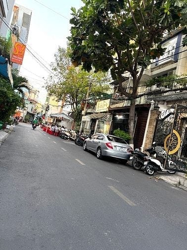 NHÀ MẶT TIền 63M2 Đường THÁI PHIÊN, Q.11