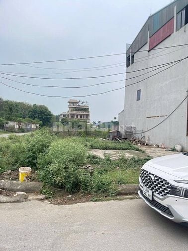 Chính chủ nhà em cần bán lô đất 2 mặt tiền view nhìn ra sông