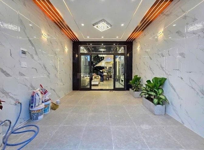 Nhà mặt đường đang cho thuê 22 triệu/th Trương Hoàng Thanh, Tân Bình