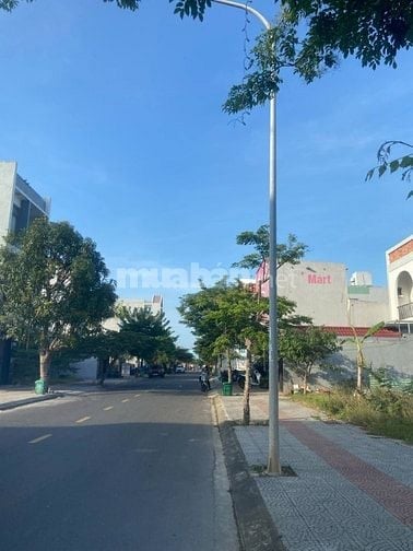 Cần bán nhanh lô đất đường Hói Kiểng 18, hướng đông nam sạch đẹp 
