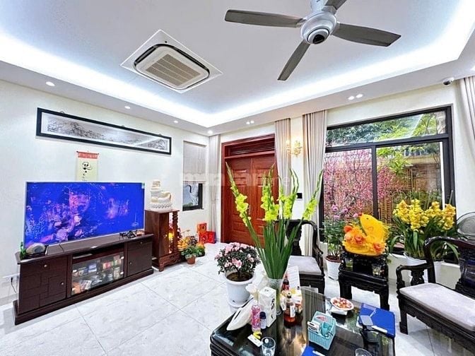 Bán Nhà Hai Bà Trưng, Yên Lạc, 150m, mt 6m, gara ô tô, thang máy