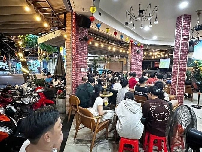 sang quán cf lô góc 2 mt nằm ngây tân phú 3 tàng lầu
