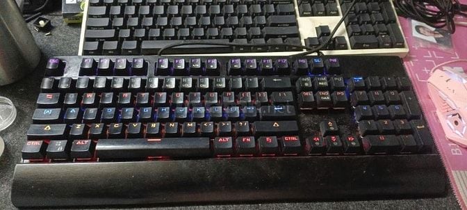 Bàn phím cơ Bluewitch đèn đóm 