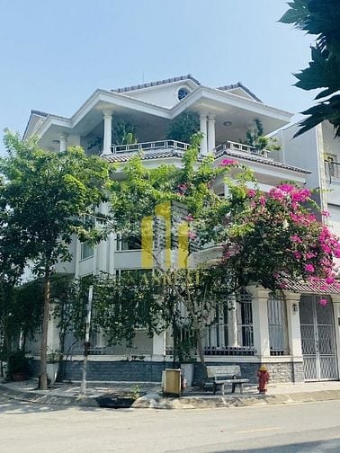 BIỆT THỰ CĂN GÓC FULL NỘI THẤT 6 PHÒNG GIÁ 45 TRIỆU