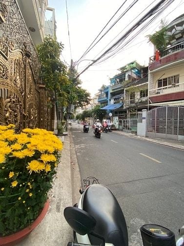 Mặt tiền đẹp KD ngay Bàu Cát 1. Dt 4x11m. 3 tầng. Giá 8.5 tỷ 
