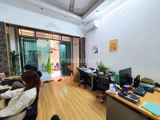 Bán gấp nhà riêng tại Nguyễn Khuyến, Kinh doanh đỉnh 19,5 tỷ .