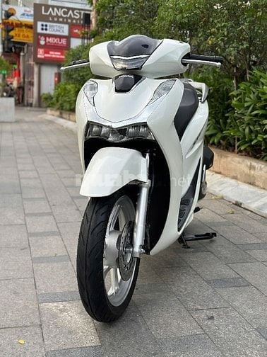 Cần Bán SH 125 CBS 2023 Màu Trắng Dán Kín Nilon Quá Mới