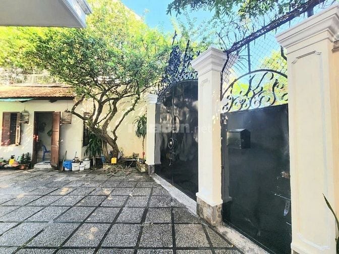 Bán biệt thự góc 2MT đường xe hơi Trần Quốc Thảo,P7,Quận 3, dt 345m2