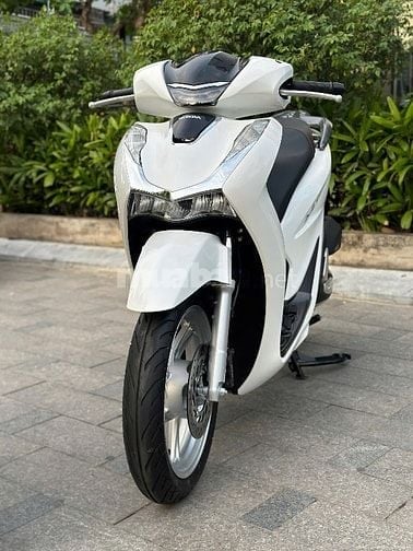 Cần bán SH 125 CBS cuối 2024 màu Trắng siêu mới