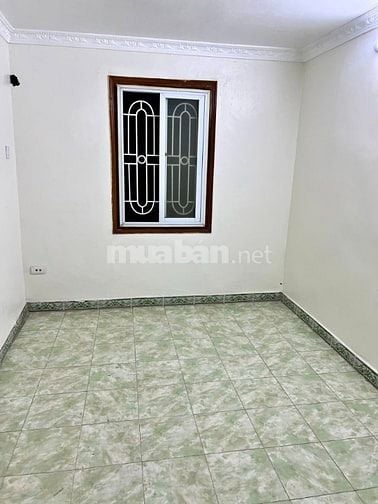 NHÀ DÂN XÂY 5.5 TẦNG - NGÕ THÔNG GIÁ CHỈ HƠN 3 TỶ XIU TRÂN KHAT CHÂN