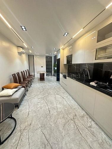 BÁN NHÀ NGỌC LÂM 8 TẦNG – NGÕ RỘNG 10M, THANG MÁY, NỘI THẤT CAO CẤP – 