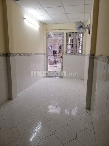 Nhà nguyên căn 1 trệt 2 lầu quận Bình Thạnh 13.2m²