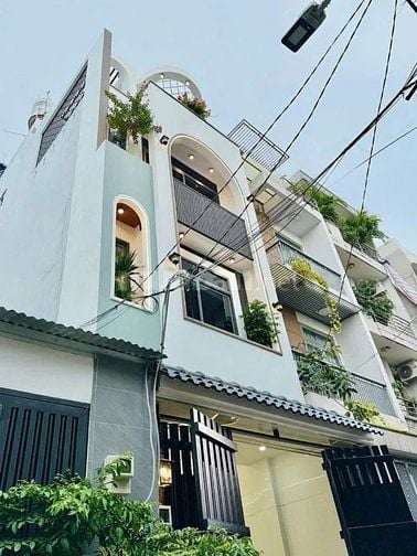 Nhà 55m² đường 3/2 gần BV Bình Dân. Xây 1 trệt 3 lầu, giá 3,1 tỷ. SHR