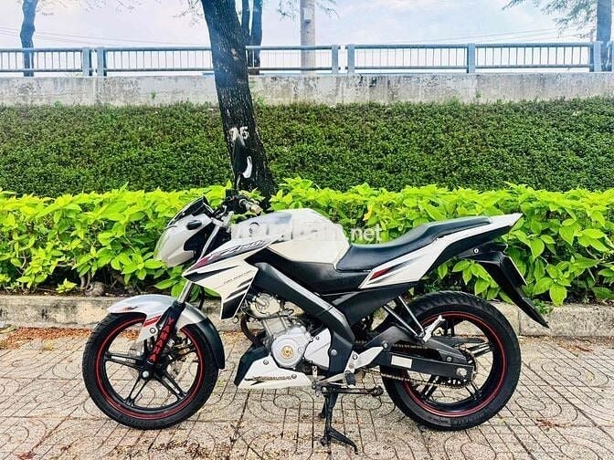 Bán FZ150i dk 2015 máy rin xe sạch sẽ