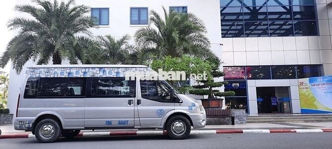 gia đình cần bán xe ford transit 16c 8/2017